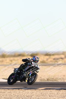 media/Dec-07-2025-CVMA (Sun) [[3e7d2de5dc]]/Race 17-Amateur Formula Middleweight/